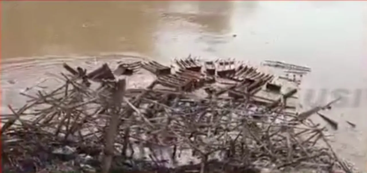 দিখৌ নদীৰ প্ৰথমটো বানত উটি গ’ল  কোঁৱৰপুৰৰ ১৮ কোটি টকীয়া চিৰিপুৰীয়াৰ  দলঙৰ গাৰ্ডাৰ...