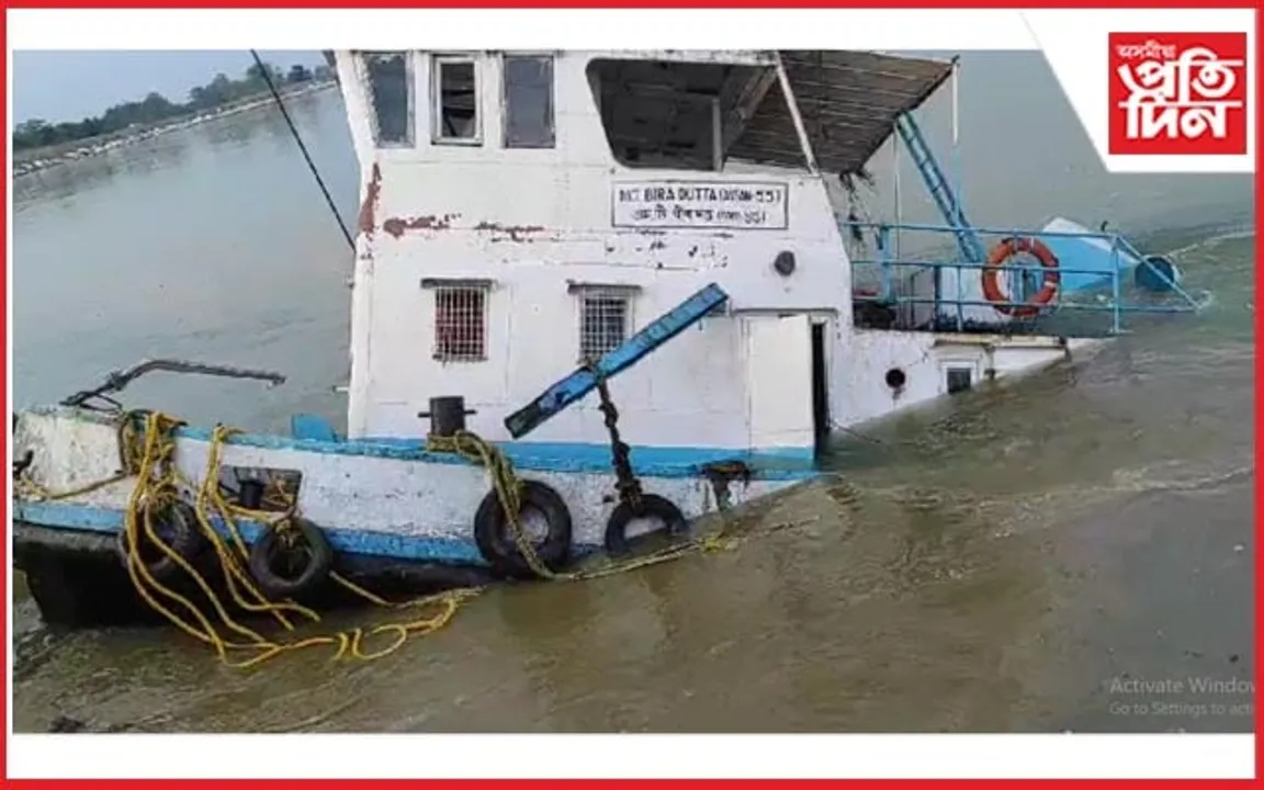 সোৱণশিৰিত ডুবিল 'এম টি বীৰদত্ত' জাহাজঃ কথমপি প্ৰাণৰক্ষা ১১ জনৰ