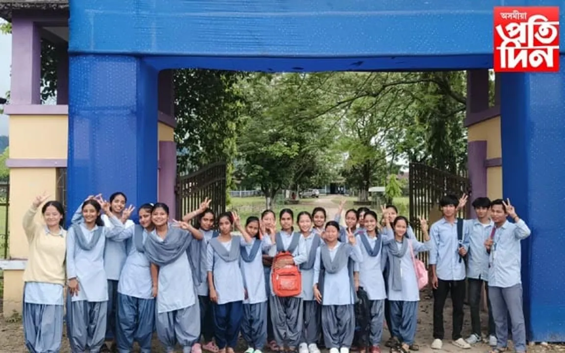 ডিমৌ চিনিয়ৰ চেকেণ্ডাৰী স্কুলৰ সাফল্যৰ ধাৰাবাহিকতা...