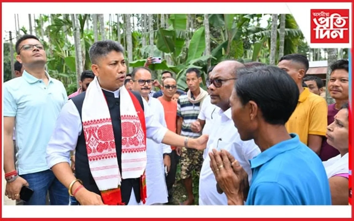 কামপুৰৰ বান বিধ্বস্ত অঞ্চলত পীযুষ হাজৰীকাঃ কলিয়াবৰত ৰাজনৈতিক কথা নোকোৱাৰ অংগিকাৰ...