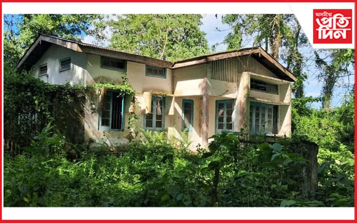 চূড়ান্ত অৱহেলাৰ ফলত ভূত বাংলাত পৰিণত ঘিলামৰা উন্নয়ন খণ্ডৰ আৱাসগৃহ