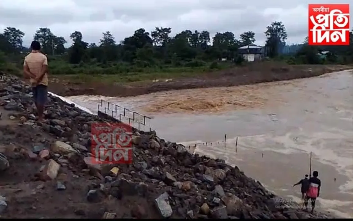 হাতীমূৰা,বালিপৰা,জামুগুৰিহাটত জটিল বান পৰিস্থিতি...