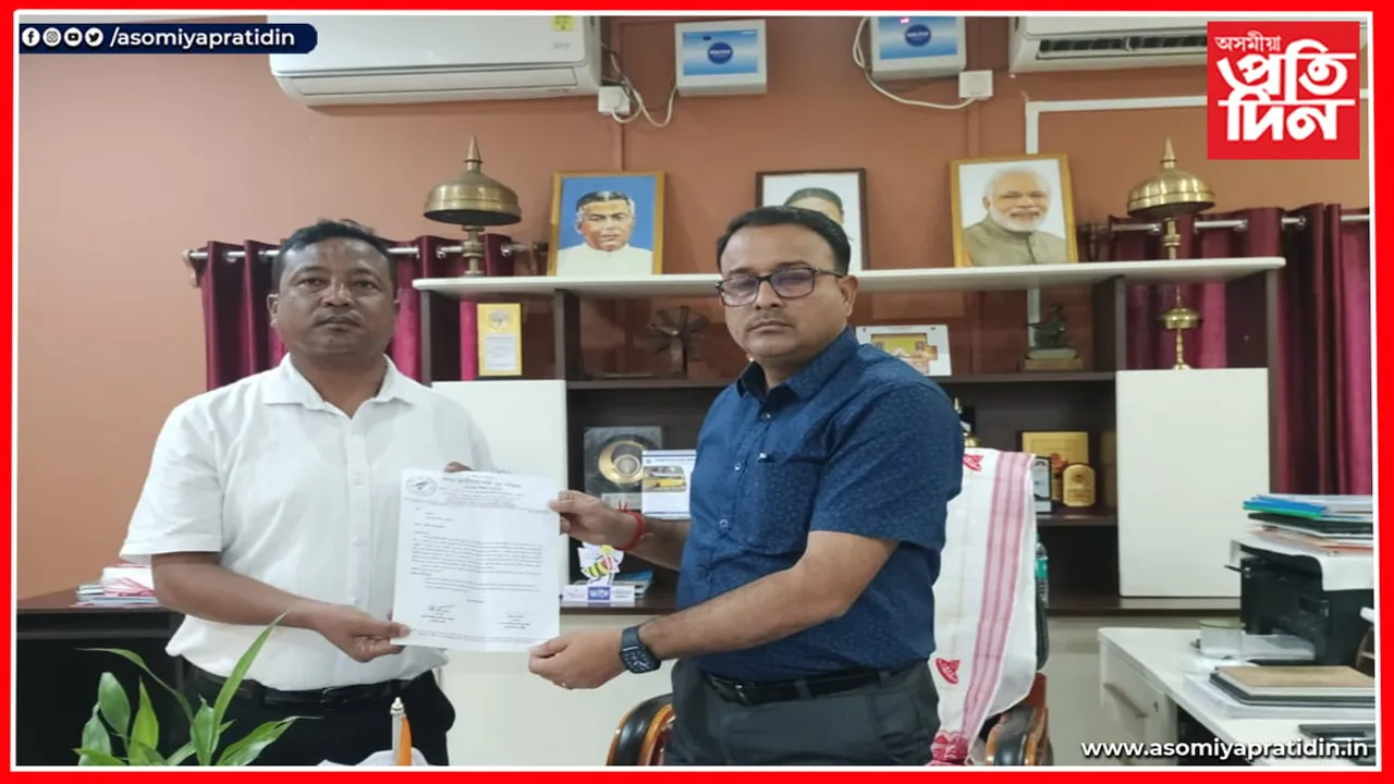 ধেমাজিত বন্যাৰ্তক সাহাৰ্য্য প্ৰদানৰ দাবীত জিলা আয়ুক্তক স্মাৰকপত্ৰ জাতীয়তাবাদী যুৱ পৰিষদৰ