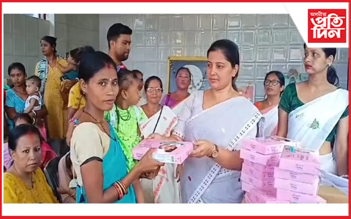 যোৰহাটত সাদিন-প্ৰতিদিন গোষ্ঠীৰ সহযোগত Johnson's ৰ শিশু সজাগতামূলক কাৰ্যসূচী...