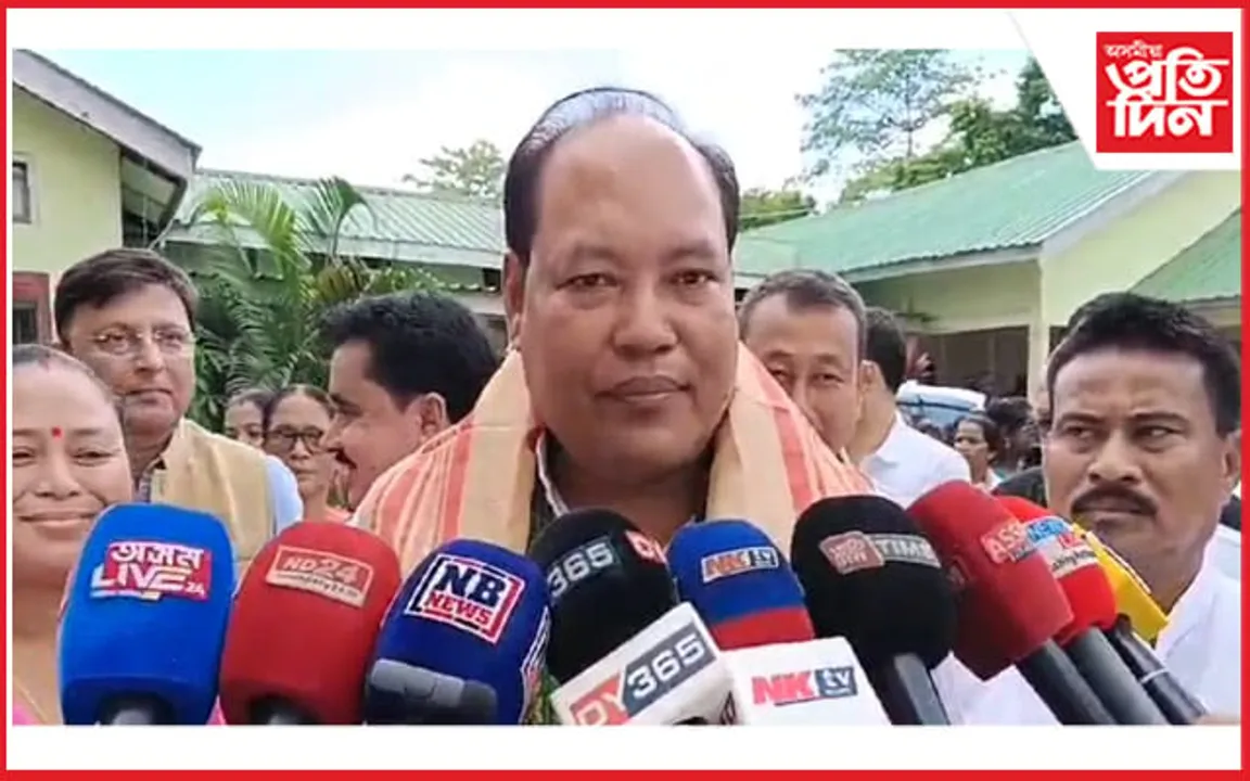 অসম চৰকাৰ বিৰুদ্ধে সংবিধান উলংঘনৰ অভিযোগ বিশ্বজিৎ দৈমাৰীৰ...