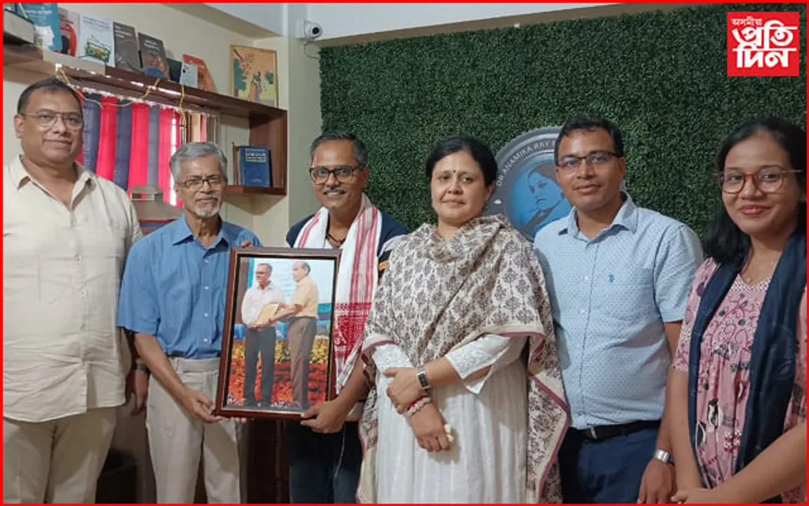 সুভাময় ভট্টাচাৰ্য লৈ উৎকৃষ্ট সাংবাদিকতাৰ ৰাষ্ট্ৰীয় বঁটা, এআৰএমটিৰ সম্বৰ্ধনা...