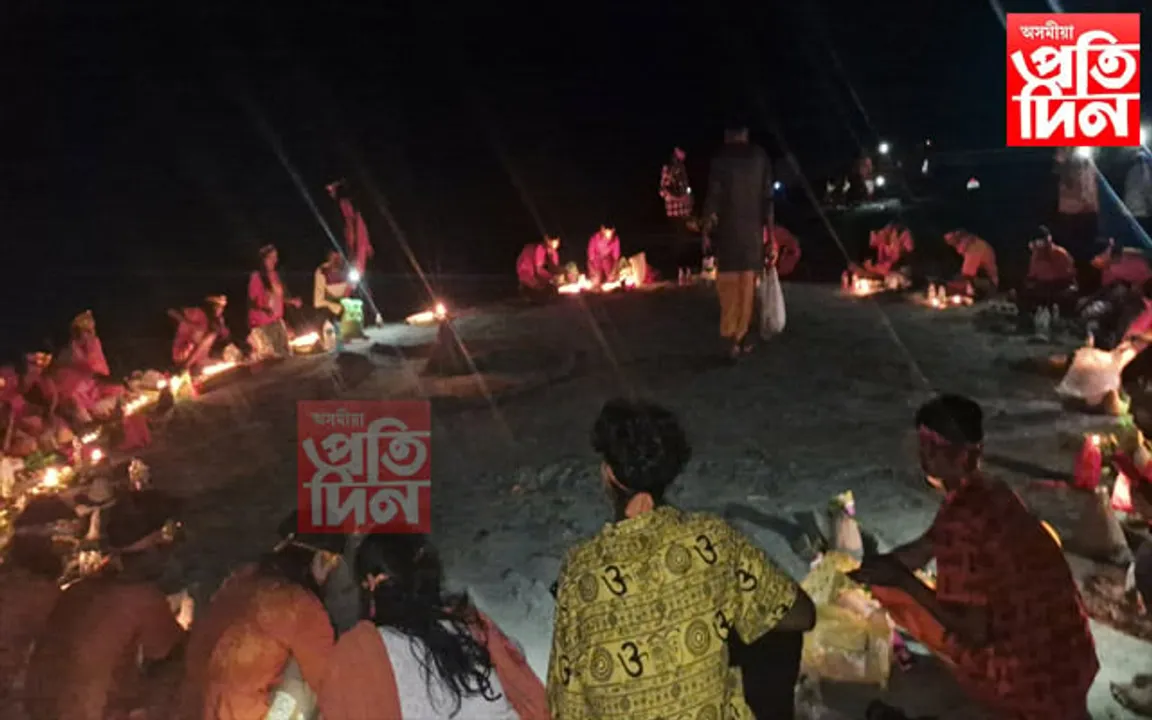 জীয়াভৰালী নদীৰ পবিত্ৰ ঘাটত অগণন শিৱ ভক্ত...