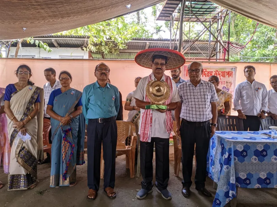 টিহুৰ জাতীয় বিদ্যালয়ত ডঃ জ্যোতিষ ভাগৱতীক ‘উমাচৰণ শীল জীৱনজোৰা সাধনা বঁটা, ২০২৪ খৃষ্টাব্দ’ প্ৰদান