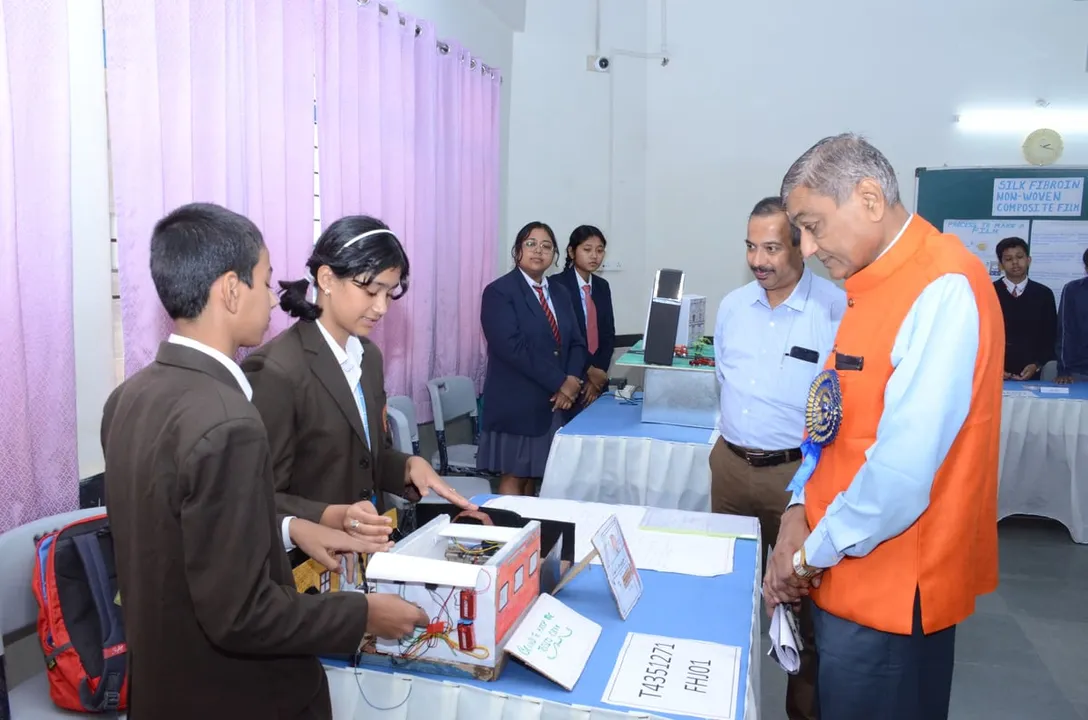 দিল্লী পাব্লিক স্কুলত আয়োজিত আঞ্চলিক বিজ্ঞান প্ৰদৰ্শনীৰ সামৰণি