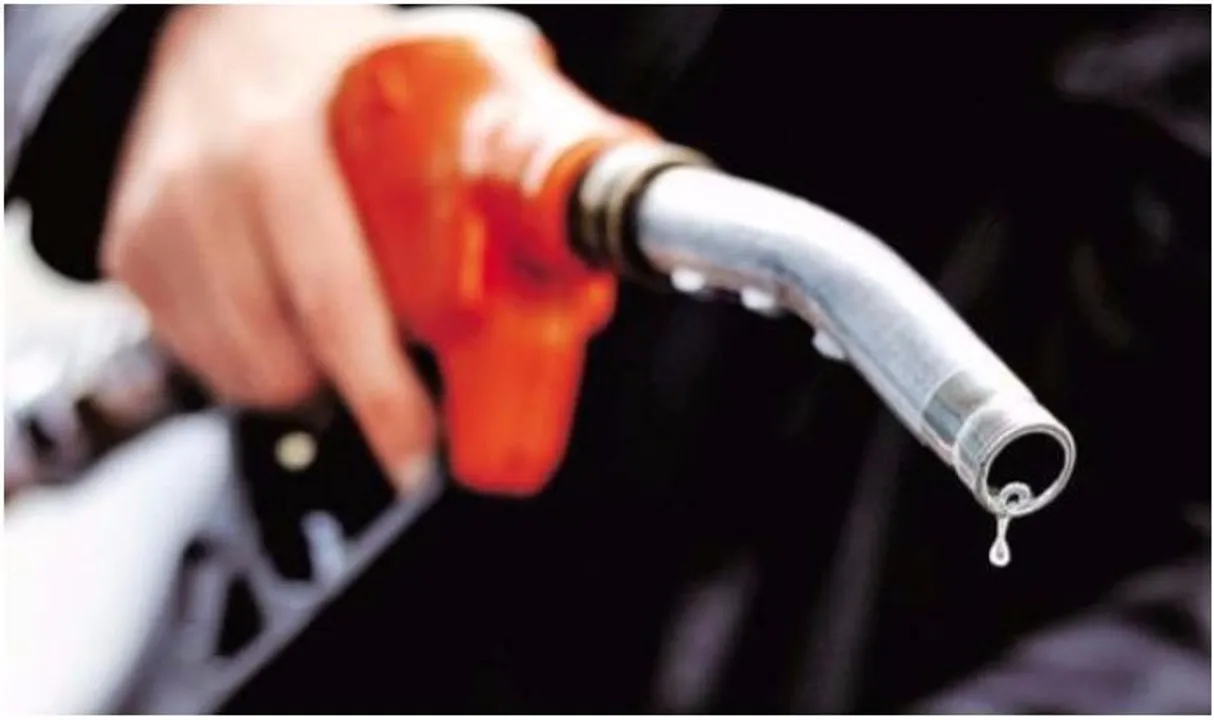 দেওবাৰে হ্ৰাস পালে পেট্ৰ’ল-ডিজেলৰ মূল্য