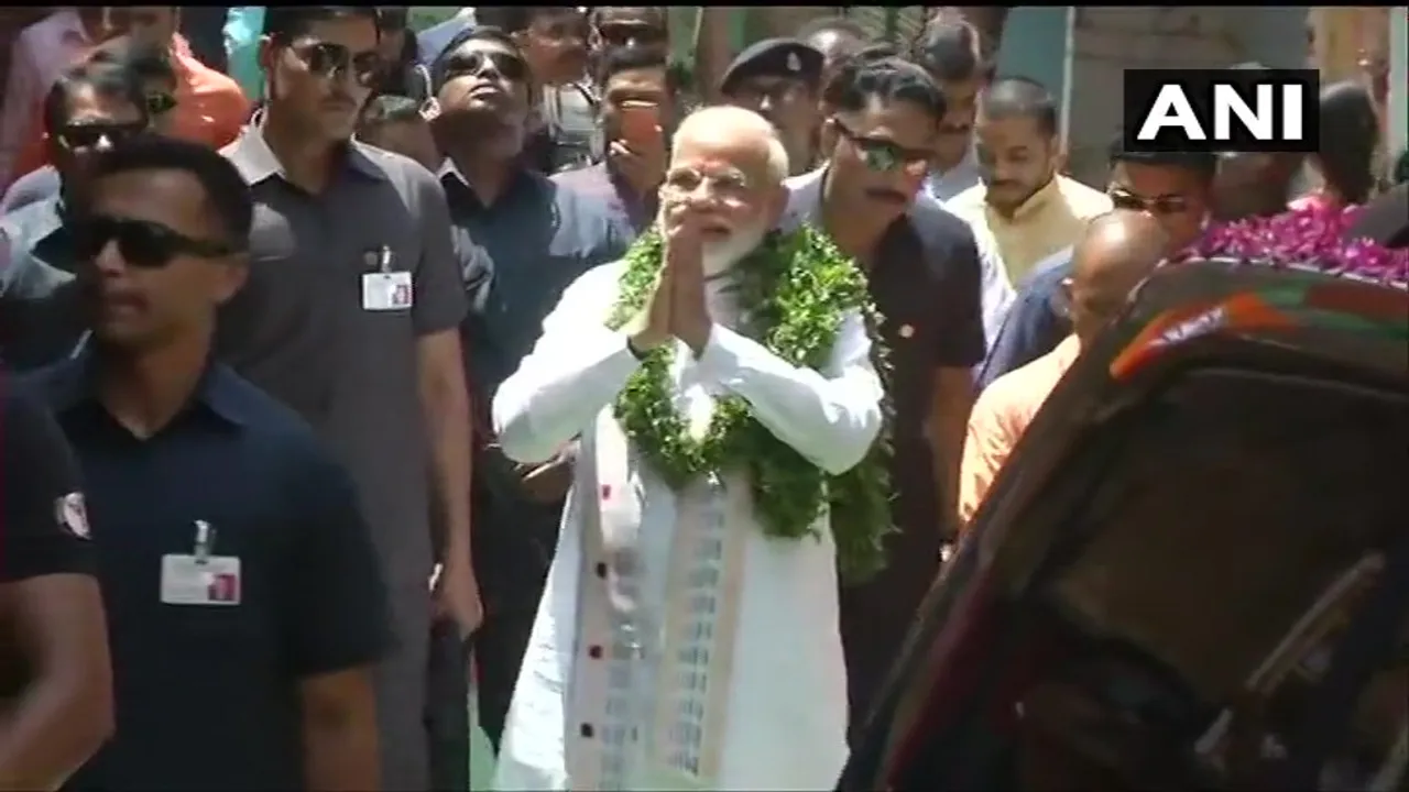 বাৰানসীৰ কাল ভৈৰৱ মন্দিৰত পূজা অৰ্চনা প্ৰধানমন্ত্ৰী মোডীৰ
