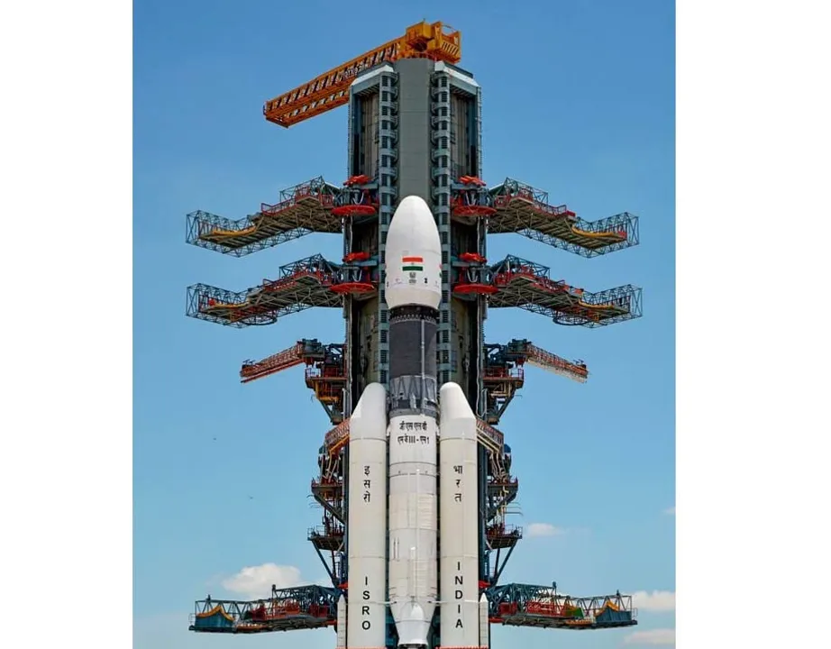 মাজত মাথো কেইটামান মিনিট, চন্দ্ৰযান-২ ৰ সৈতে জোনবাই দেশলৈ যাব বিক্ৰম আৰু  প্ৰজ্ঞান…