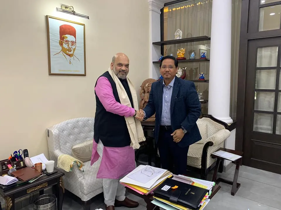 মেঘালয়ত ইনাৰ লাইন পাৰপত্ৰ বিচাৰি গৃহমন্ত্ৰী অমিত শ্বাহক সাক্ষাৎ কণৰাড চাংমাৰ…