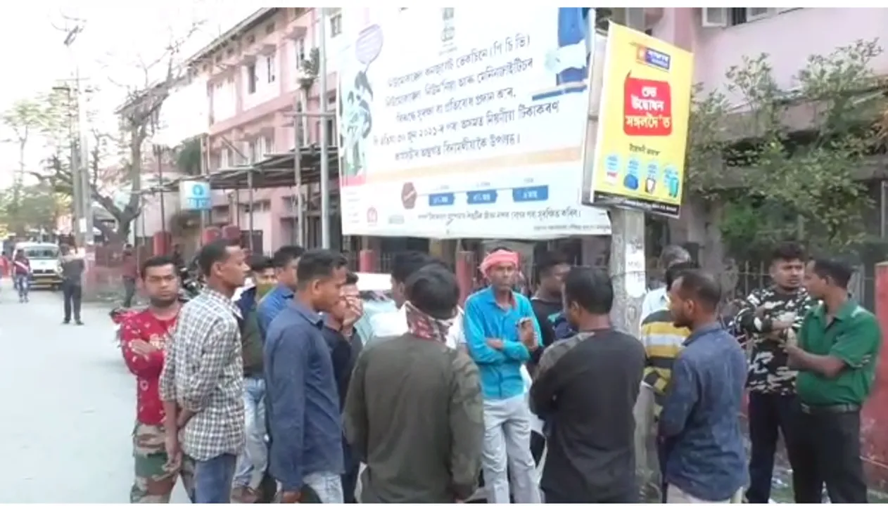 তীব্ৰ বেগী ট্ৰাকে মহতিয়াই নিলে বাইক আৰোহীক, থিতাতে মৃত্যু…