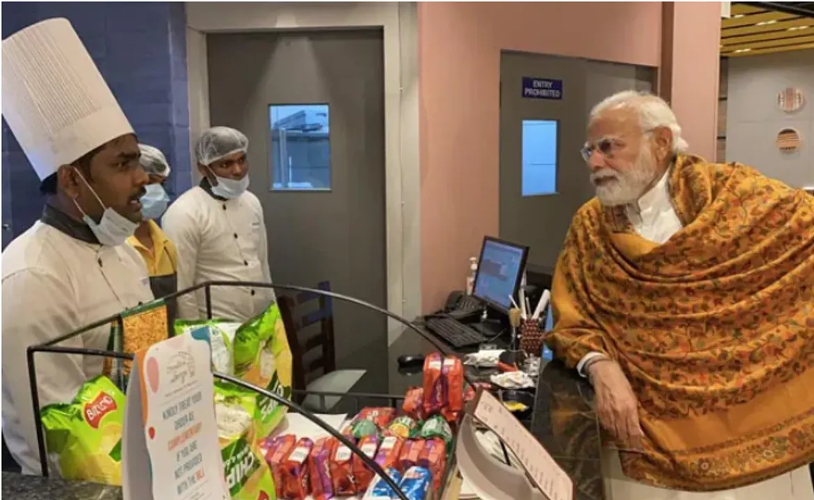 মাজনিশা বাৰনাসী ৰেল ষ্টেচনত উপস্থিত প্ৰধানমন্ত্ৰী…