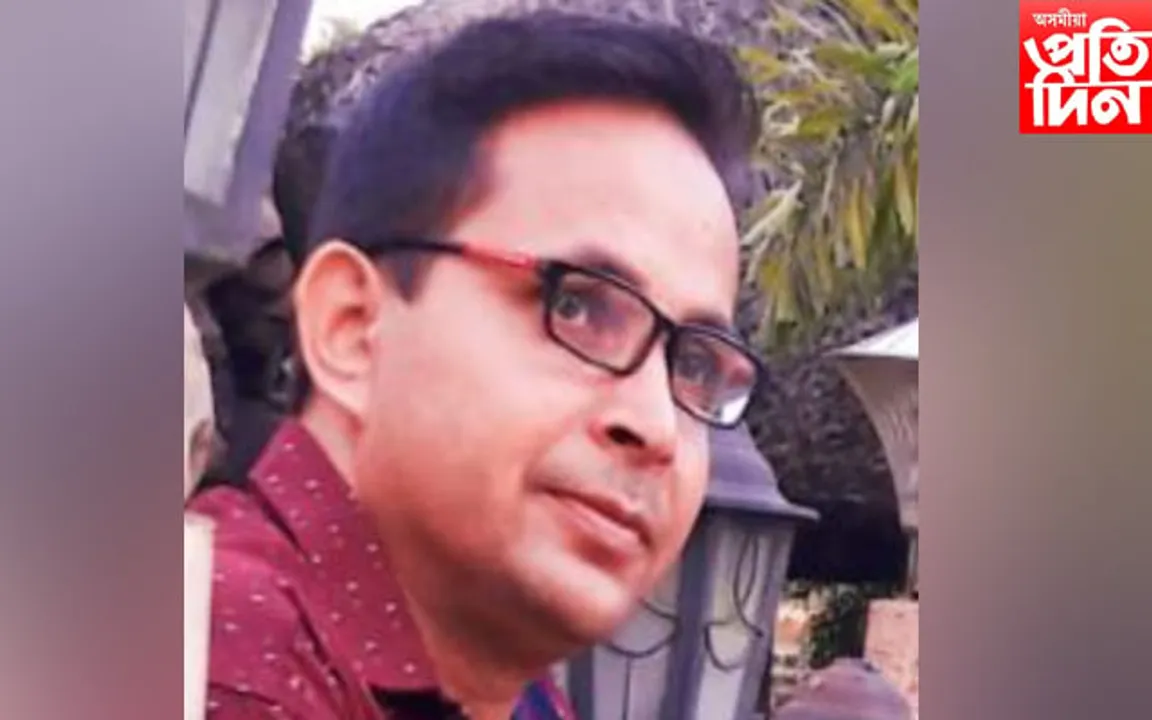 ট্ৰাকৰ খুন্দাত কলিয়াবৰ মহাবিদ্যালয়ৰ কাৰ্যালয় সহায়ক অতুল বৰুৱাৰ বিয়োগ