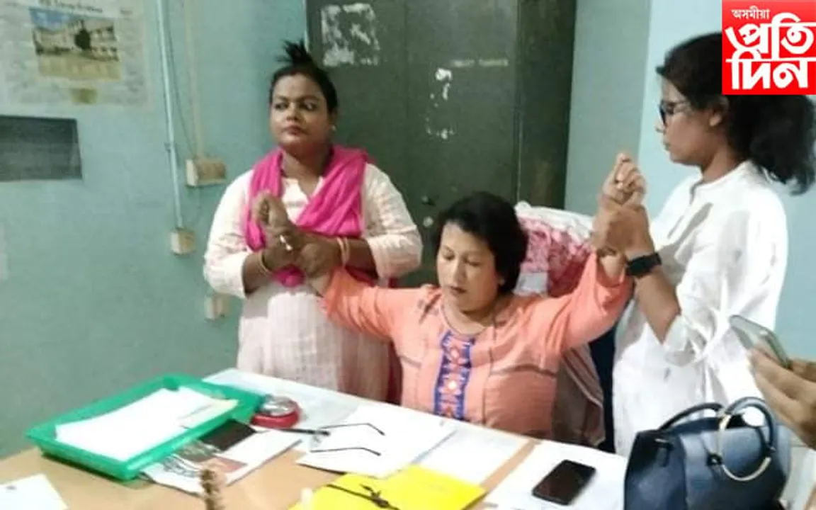 উৎকোচ লৈ হাতে-লোটে আটক আবকাৰী বিষয়া