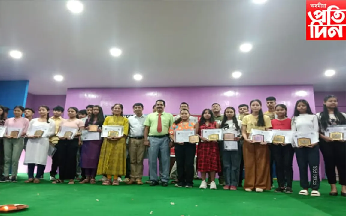 ধেমাজি মাদাৰ্চ প্ৰাইড  বিদ্যালয়ত  সম্বধৰ্না অনুষ্ঠান…