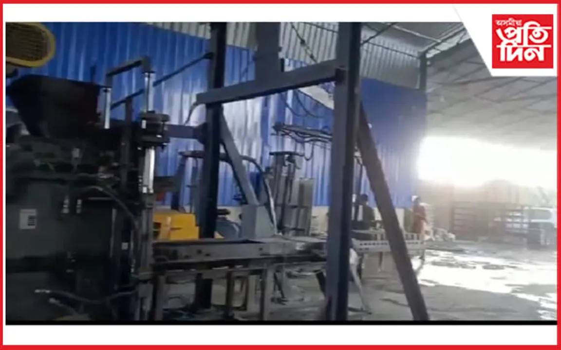 গোলাঘাটত ব্লক নিৰ্মাণ কাৰখানাত অঘটন, মেছিনত সোমাই  বিছিন্ন হ’ল শ্ৰমিকৰ হাত…