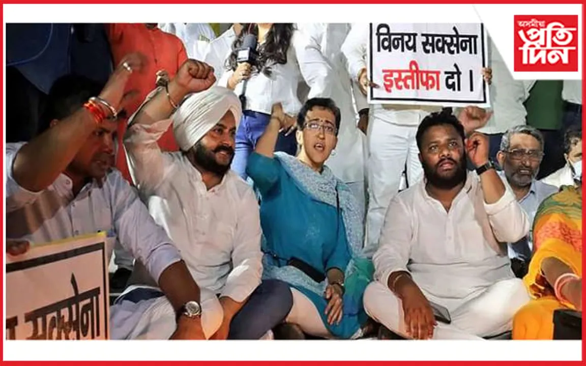 দিল্লীৰ বিধানসভা চৌহদত আপ বনাম বিজেপি : ওৰে নিশা প্ৰতিবাদ…