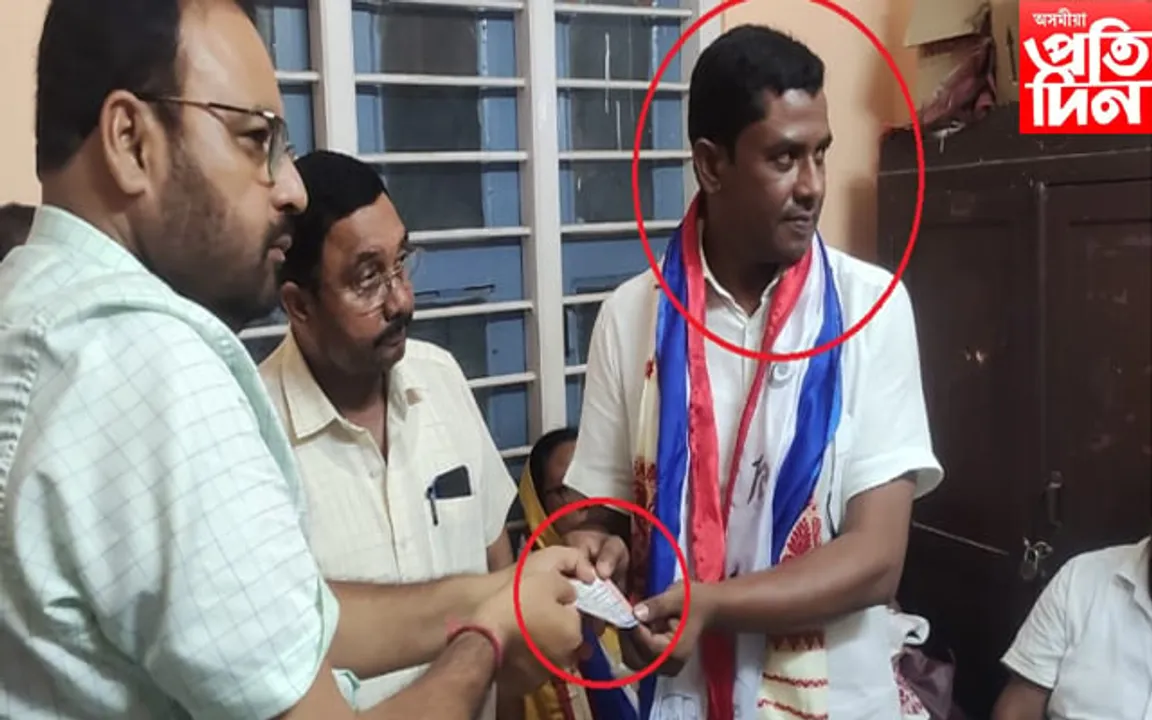 মন্ত্ৰী কেশৱ মহন্তৰ উপস্থিতিত চৰকাৰী কৰ্মচাৰীৰ অগপত যোগদান…