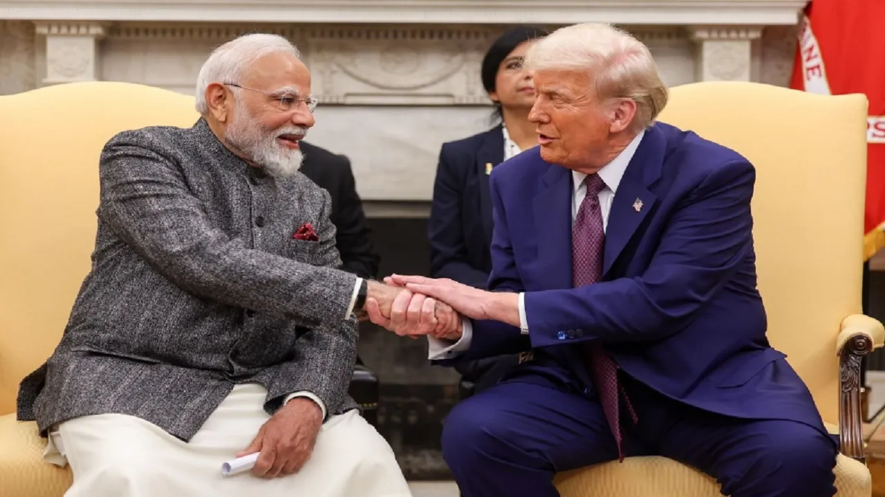  पीएम मोदी और डोनाल्ड ट्रंप की मुलाकात Photograph: (@narendramodi) 