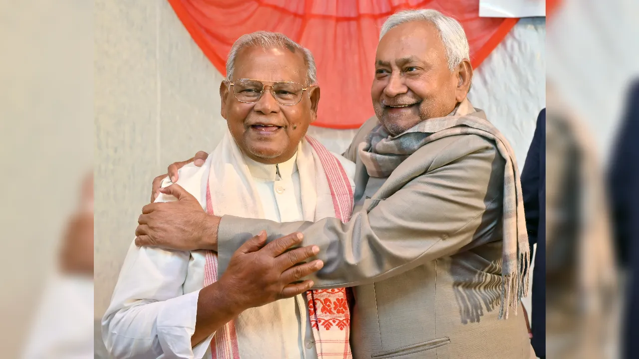  जीतन राम माझी और बिहार के सीएम नीतीश कुमार। Photograph: (IANS) 
