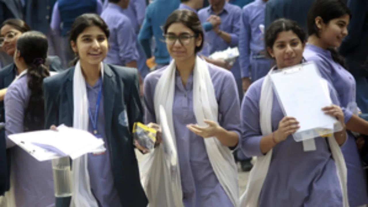  सीबीएसई साल में दो बार कराएगी हाईस्कूल की परीक्षा Photograph: (आईएएनएस) 
