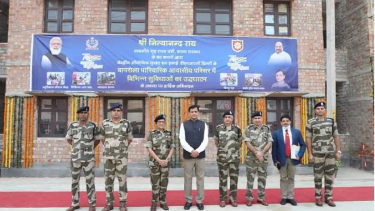  CISF कांस्टेबल भर्ती 2025: 1161 पदों पर निकली वैकेंसी, जानें आवेदन प्रक्रिया और योग्यता। Photograph: (IANS) 