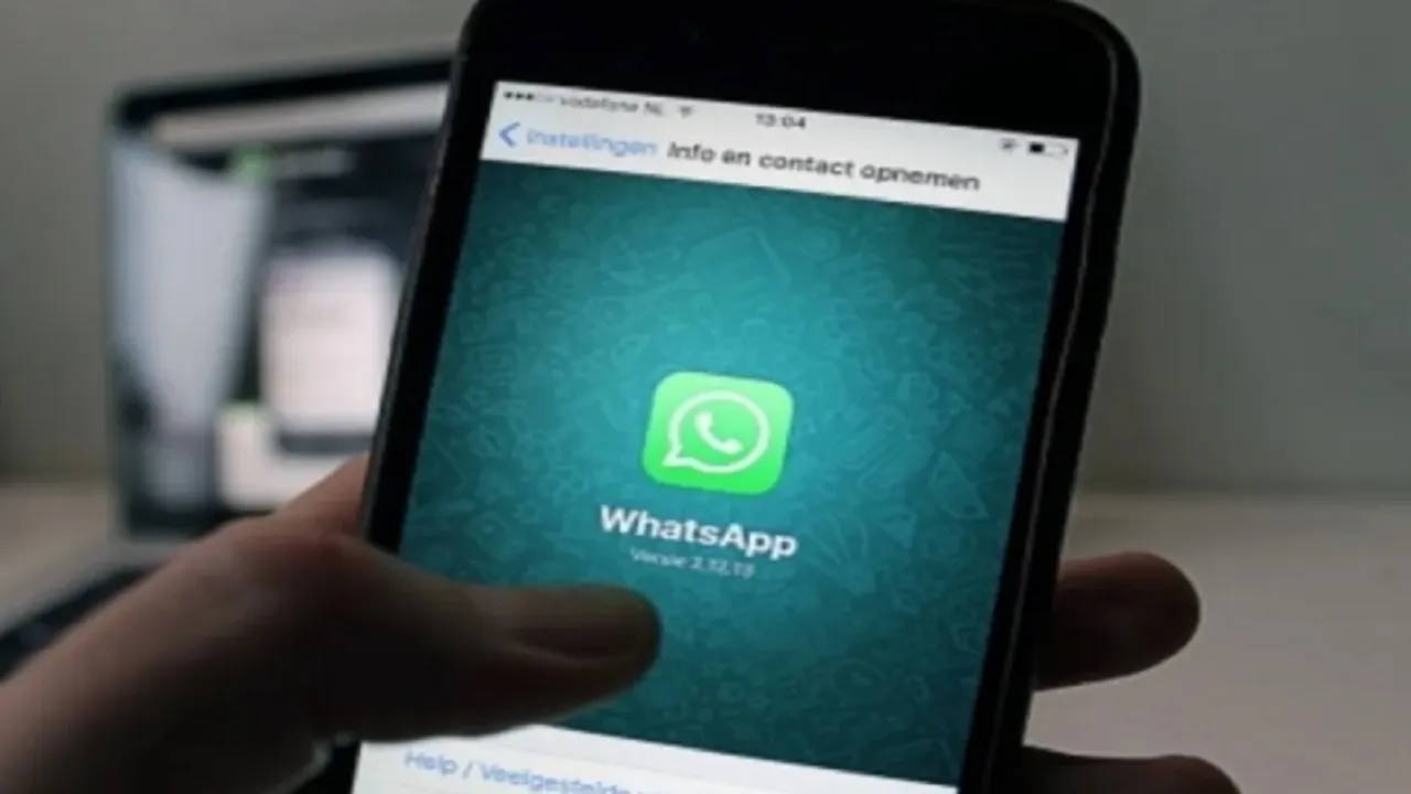  नया फीचर, iPhone यूजर अब WhatsApp को बना सकते हैं कॉलिंग और मैसेज के लिए डिफॉल्ट ऐप