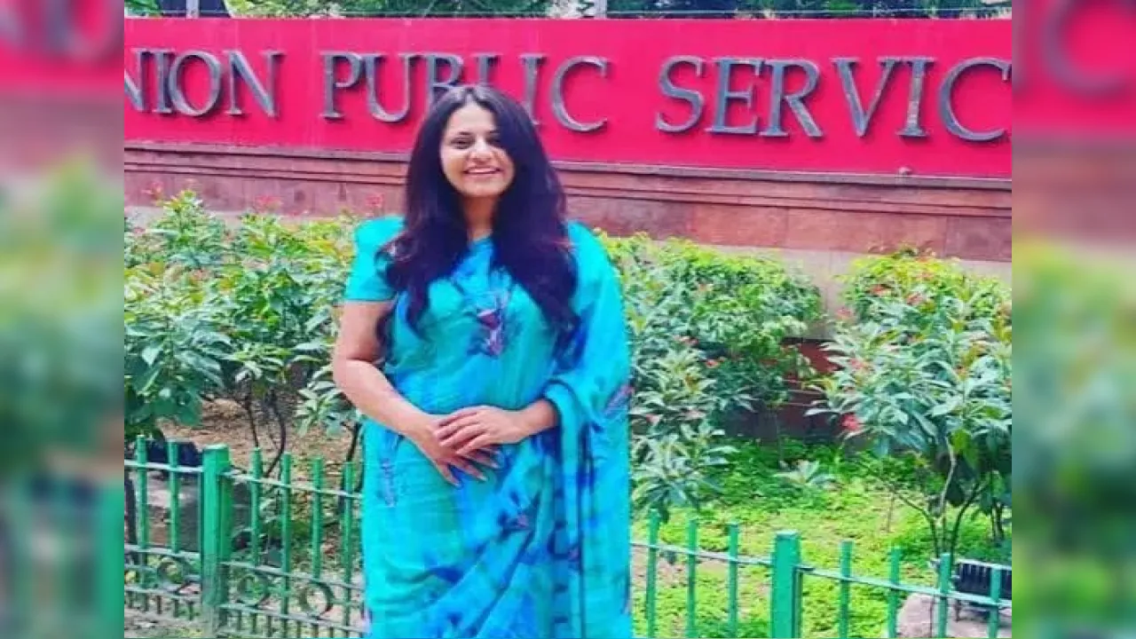  SC ने पूर्व ट्रेनी IAS पूजा खेडकर को गिरफ्तारी से दी अंतरिम राहत, 2 मई को पुलिस के सामने पेश होने का निर्देश