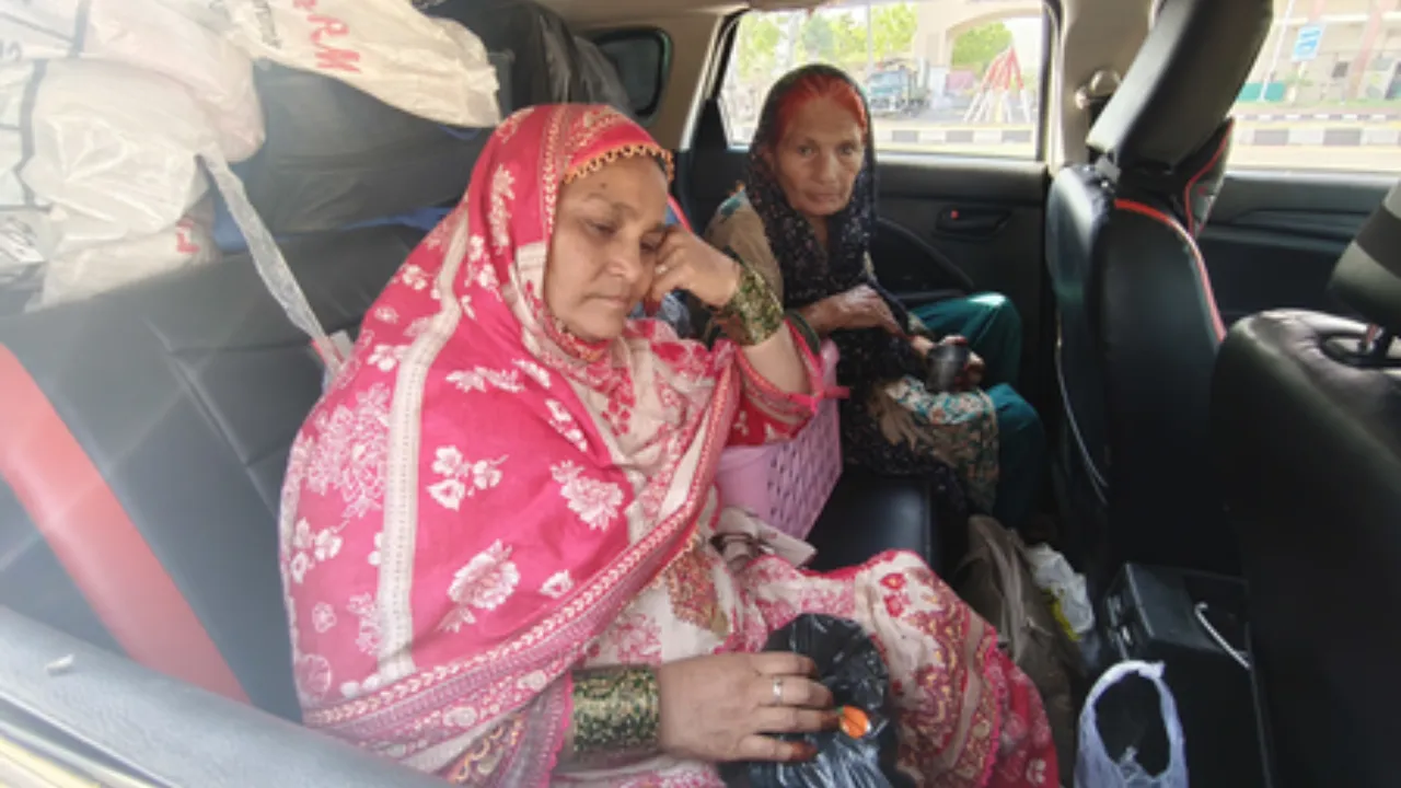  पाकिस्तानी नागरिकों को भरना पड़ सकता है तीन लाख का जुर्माना Photograph: (आईएएनएस) 