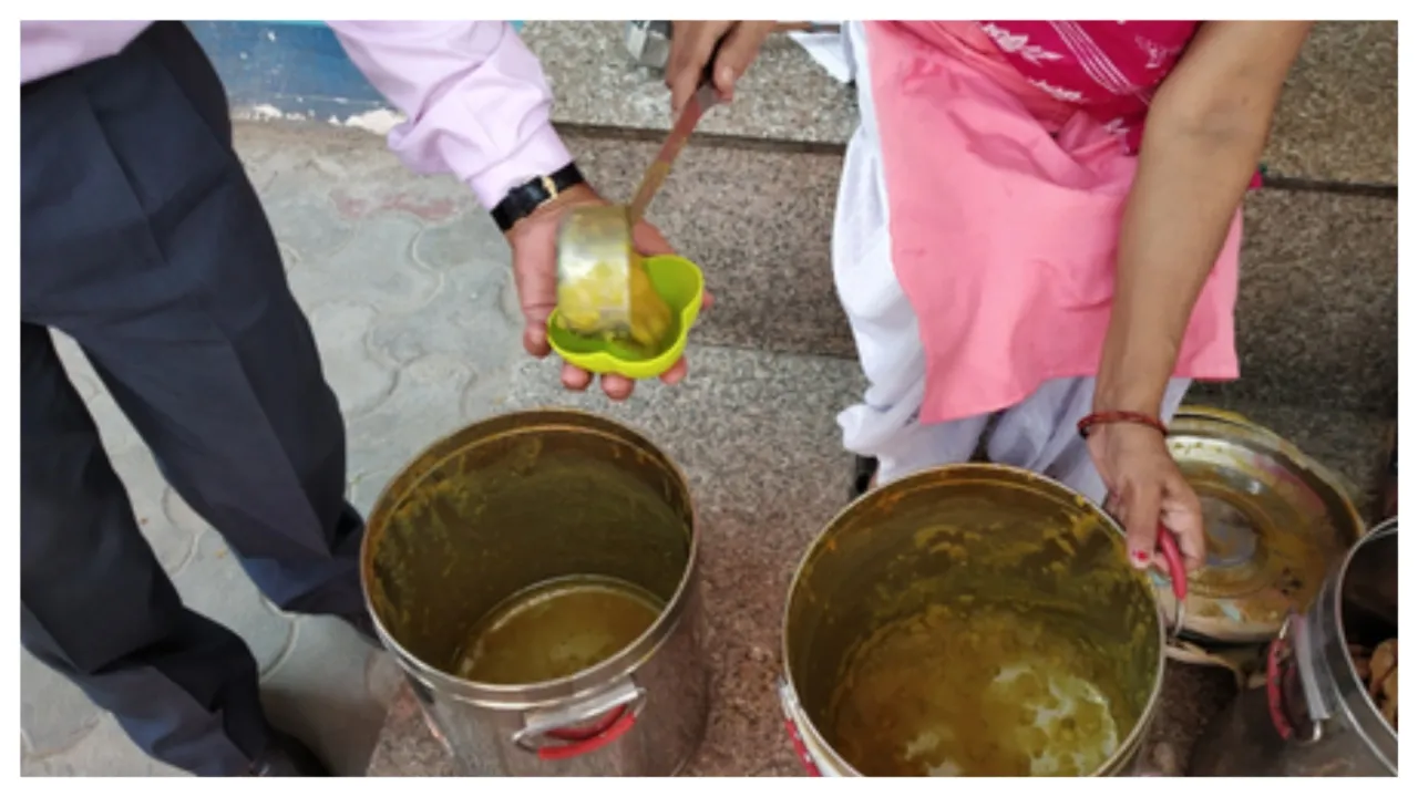  मिड डे मील खाने के बाद 24 बच्चे बीमार Photograph: (आईएएनएस ) 