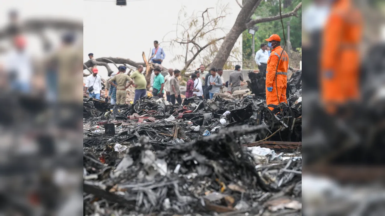  अहमदाबाद विमान हादसाः अब तक 202 डीएनए का हुआ मिलान, 157 शव परिजनों को सौंपे गए