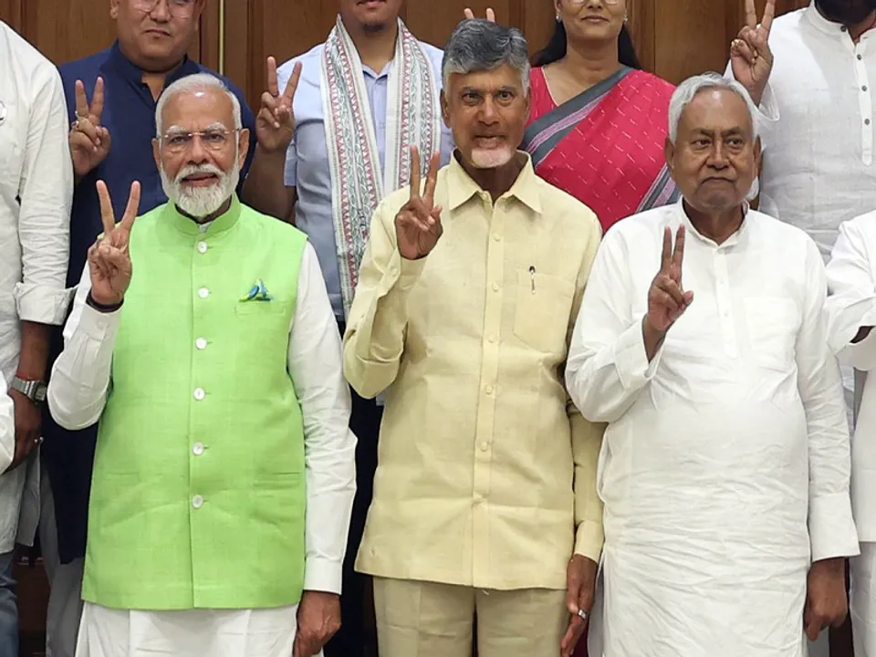 नीतीश कुमार और चंद्रबाबू नायडू को बांधे रखना पीएम नरेंद्र मोदी के लिए मुश्किल रहने वाला है (फोटो- IANS) 
