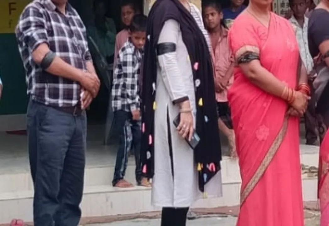  सोमवार को सभी जिलों में शिक्षकों ने काली पट्टी बांधकर विरोध प्रदर्शन किया। IANS 