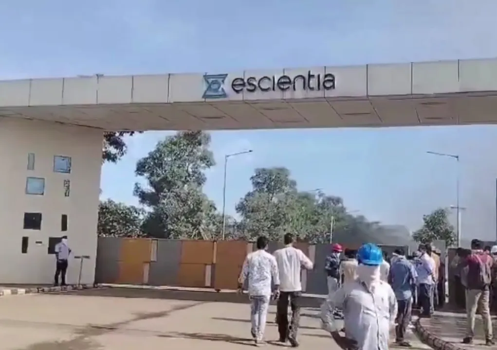  आंध्र प्रदेश की फार्मा इकाई में विस्फोट से 15 लोगों की मौत, 40 से ज्यादा घायल। फोटोः IANS Video Grab 