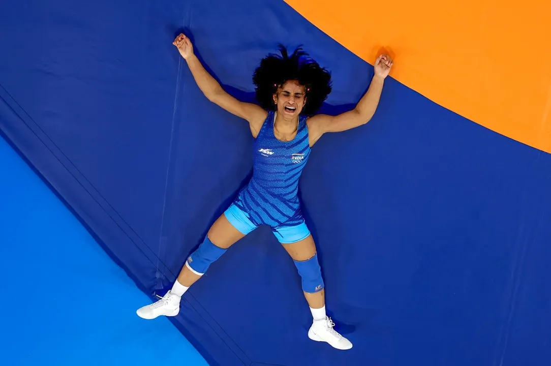  Paris : India's Vinesh Phogat celebrates after defeating Japan's Yui Susaki in the round of 16 of the women's freestyle 50kg wrestling match at Paris Olympics 2024, in Paris, France, Tuesday, August 06, 2024. (Photo: IANS/WFI) 