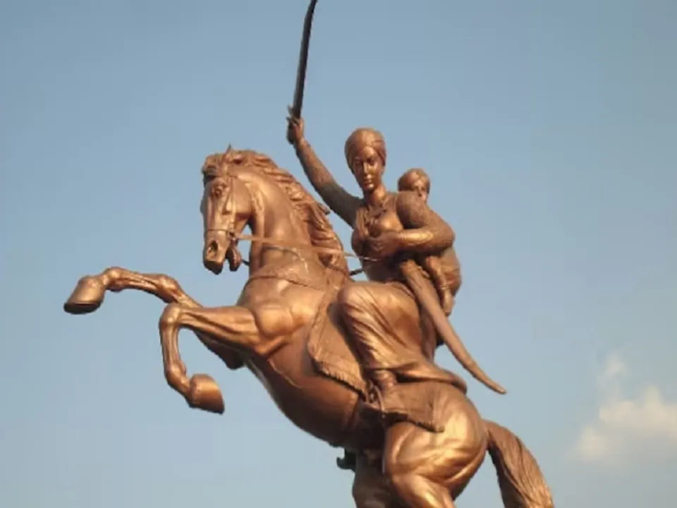  ईदगाह कमिटी को रानी लक्ष्मीबाई की प्रतिमा के विरोध पर दिल्ली हाई कोर्ट की फटकार (प्रतीकात्मक तस्वीर) 
