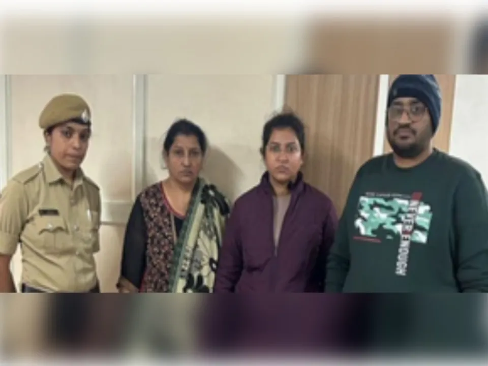  बेंगलुरू पुलिस ने निकिता को उनके जौनपुर आवास पर एक नोटिस चस्पा किया था जिसमें तीन दिनों के भीतर बयान दर्ज कराने को कहा गया था। 