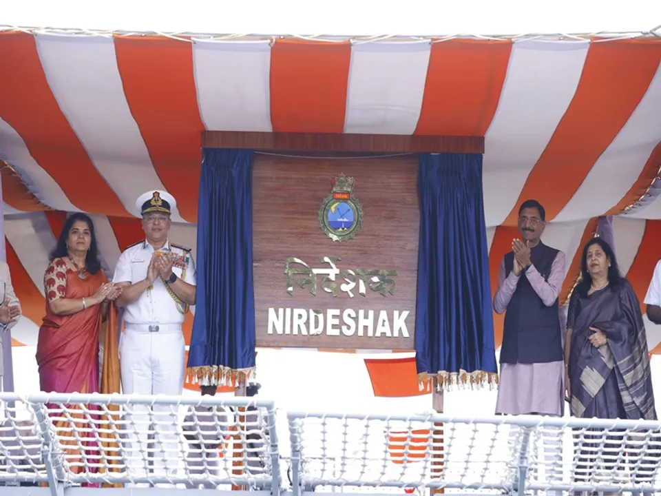  सर्वेक्षण समुद्री जहाज INS निर्देशक भारतीय नौसेना में हुआ शामिल (फोटो- IANS) 