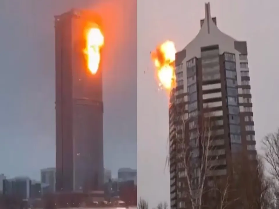  रूसी शहर कजान में ड्रोन से 9/11 जैसा हमला, कई बहुमंजिला इमारतों को बनाया गया निशाना (फोटो-सोशल मीडिया) 