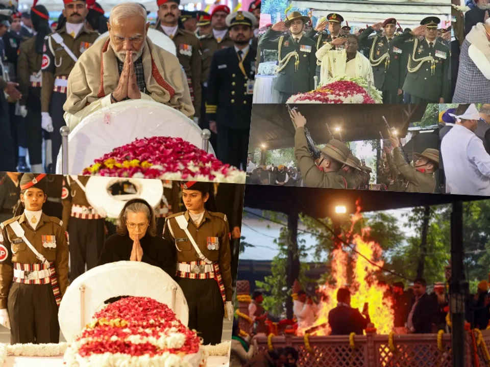  अंतिम संस्कार से पहले तीनों सेनाओ व तीनों सेनाओ की सुप्रीम कमांडर राष्ट्रपति द्रौपदी मुर्मू ने पूर्व प्रधानमंत्री मनमोहन सिंह को सलामी दी। 