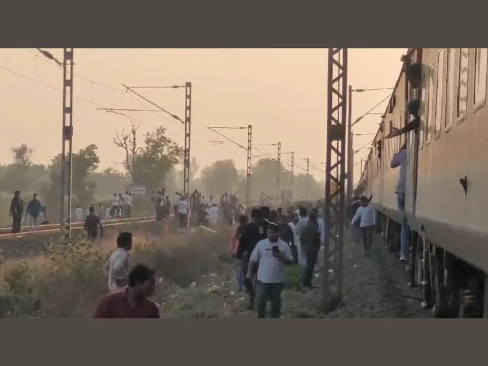  महाराष्ट्र के जलगांव जिले में बुधवार को एक दर्दनाक ट्रेन हादसे में 12 लोगों की मौत हो गई। फोटोः IANS 