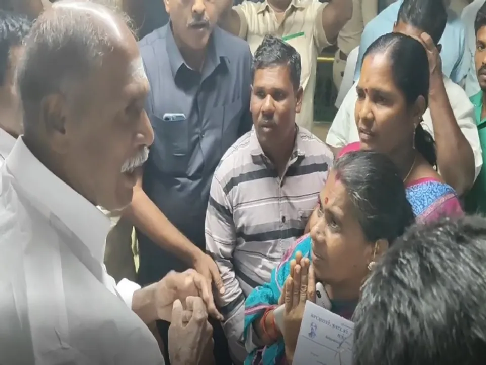  मुख्यमंत्री ने उन्हें आश्वस्त किया कि मछुआरों को रिहा करने के लिए उचित कदम उठाए जा रहे हैं। IANS 