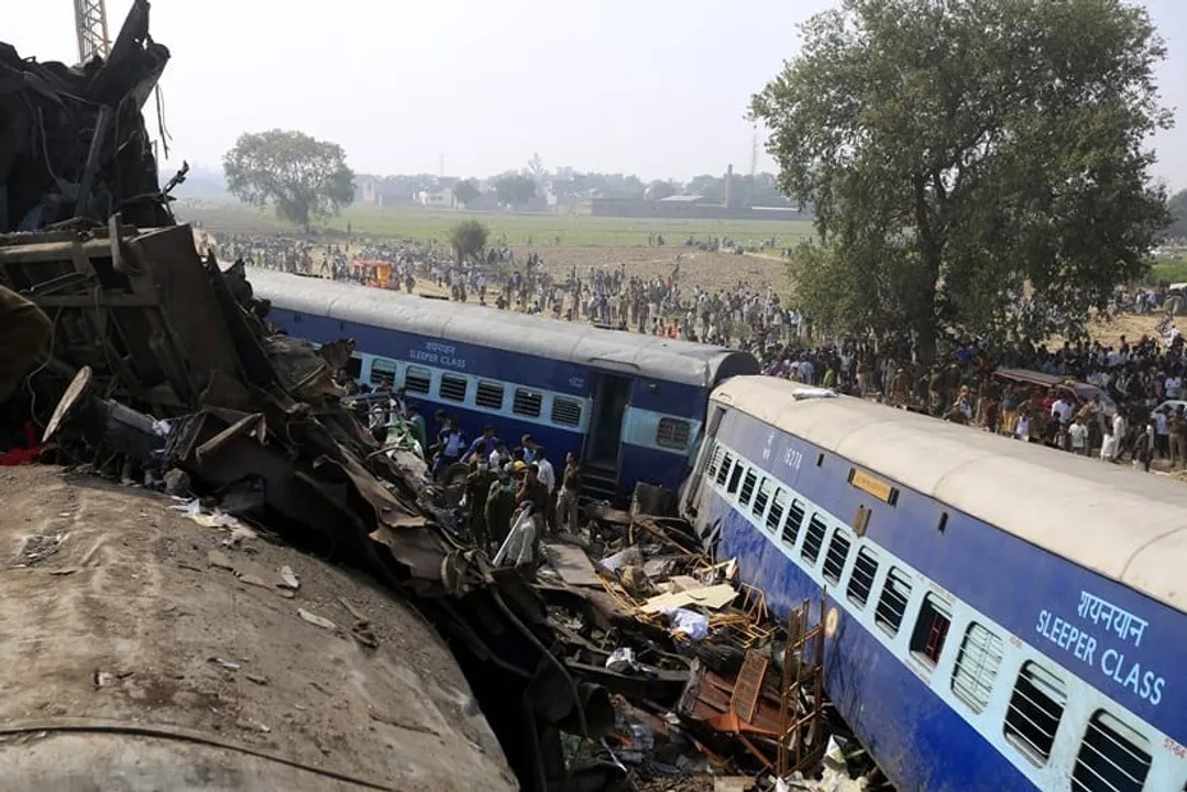 vs train derail in kanpur
