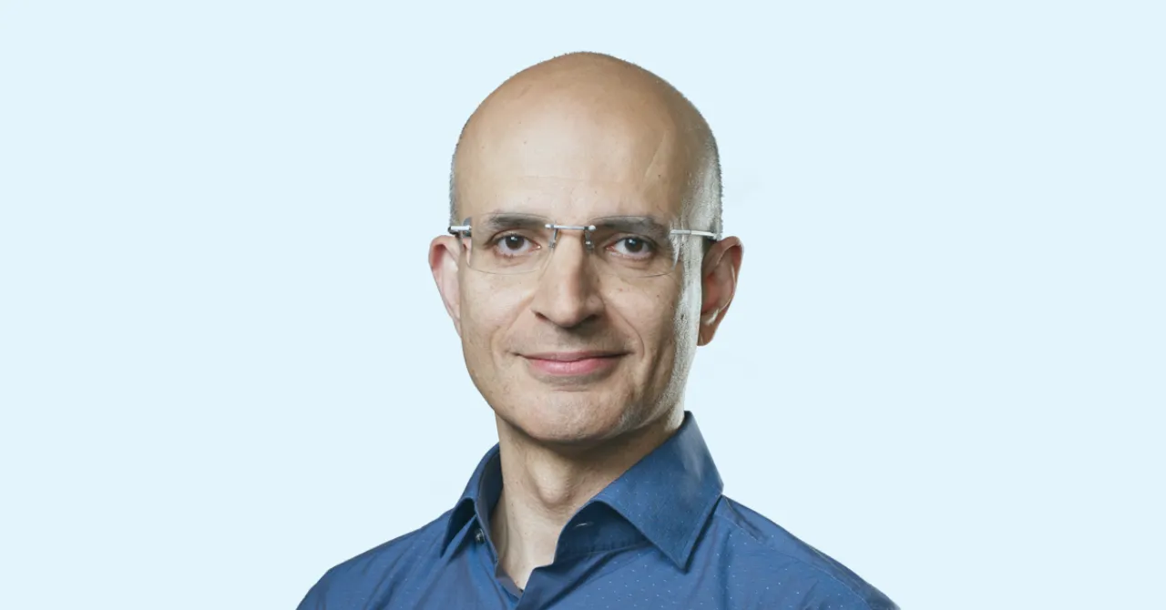 Apple appoints Sabih Khan as new COO amid leadership shift