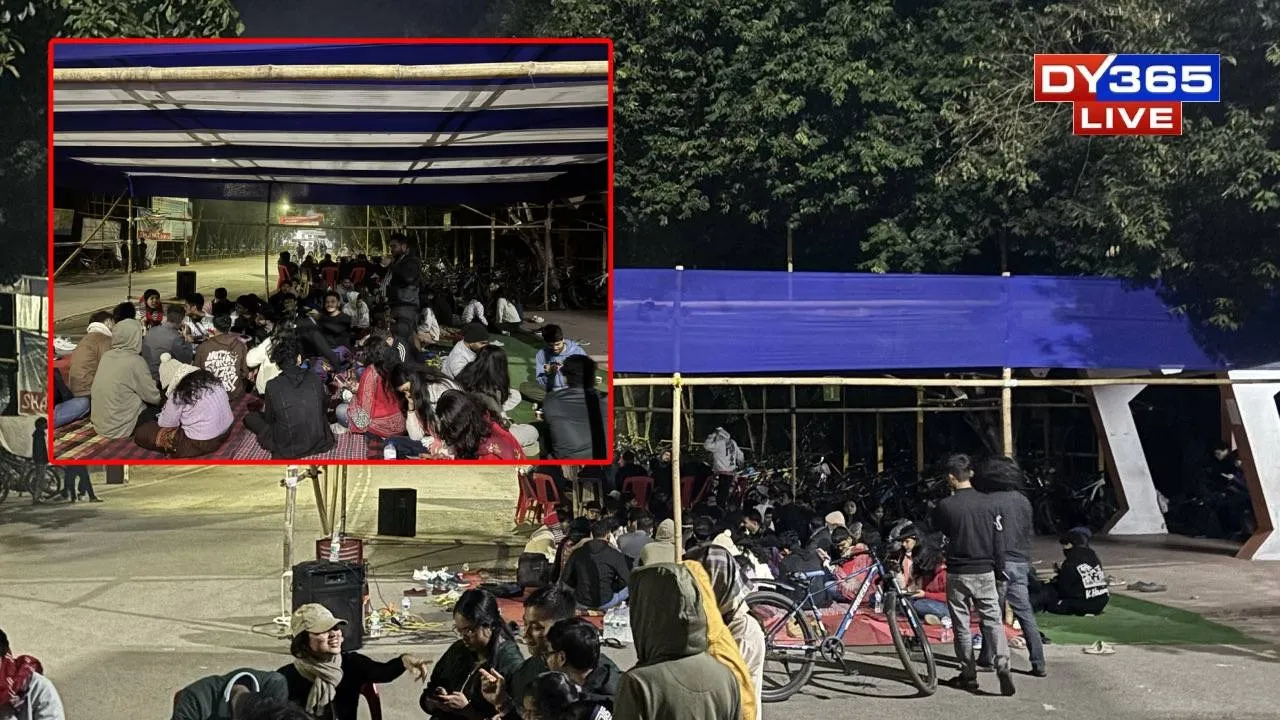  On Friday, the agitation took a sharper turn when students burnt the effigy of VC Shambhunath Singh on campus 