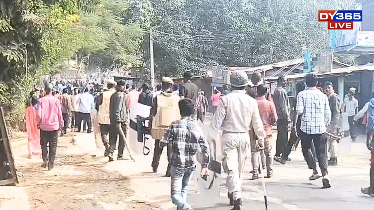  Assam: Fresh Clashes Erupt in Kheroni as police resort to lathi charge, mob to stone pelting