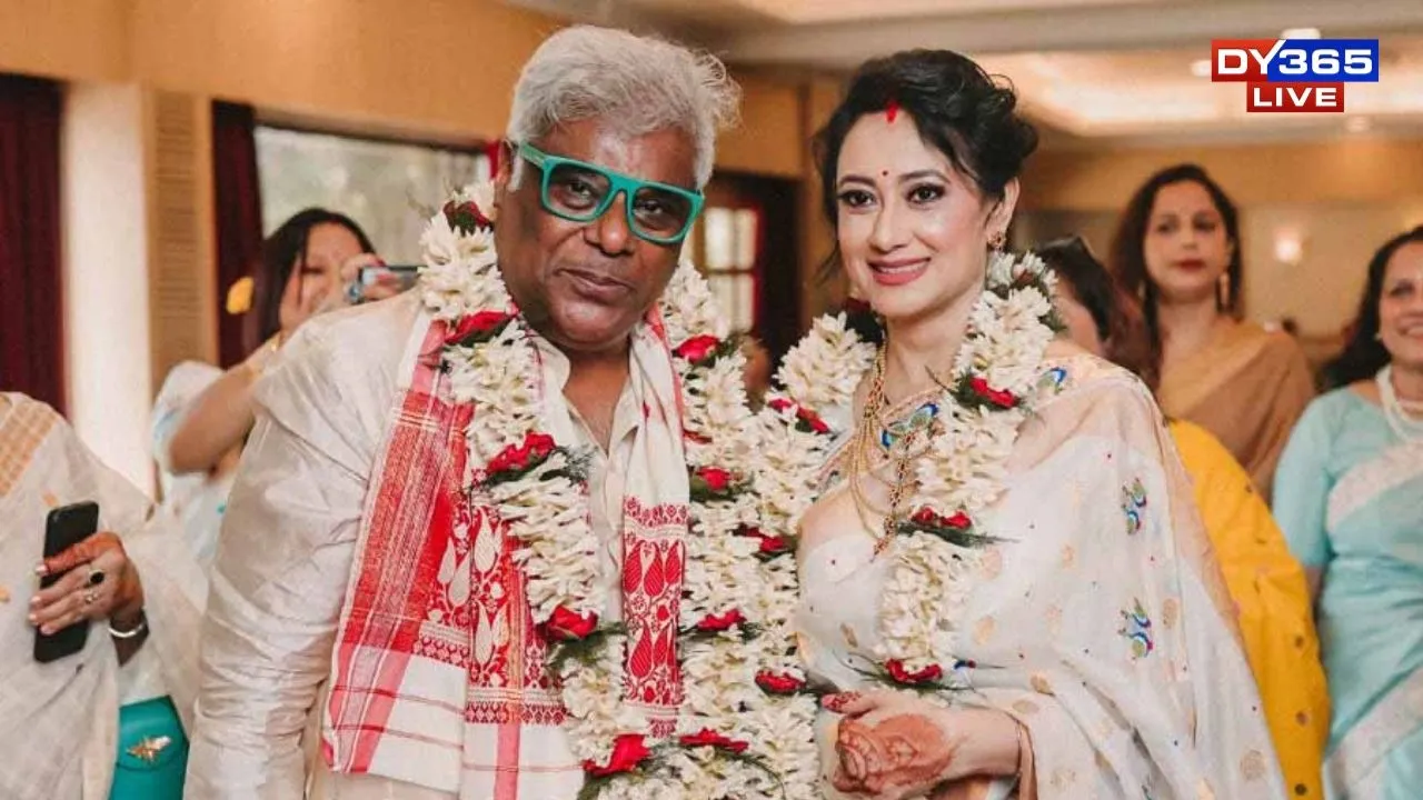  Ashish Vidyarthi with his wife Rupali Barua 